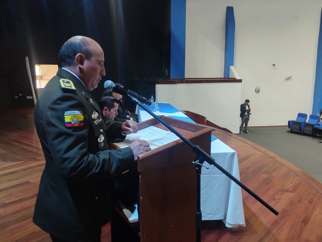 Sbop. Flores Tupiza Wilian José durante su intervención en representación del personal ascendido